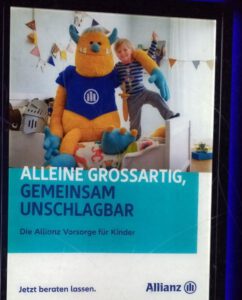 Werbeplakat der Allianz mit dem Titel "Allein großartig, gemeinsam unschlagbar!"