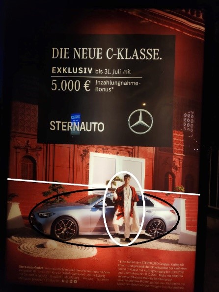 Werbeplakat von Mercedes Benz mit Planimetrielinien mit dem Titel "Die neue C-Klasse".